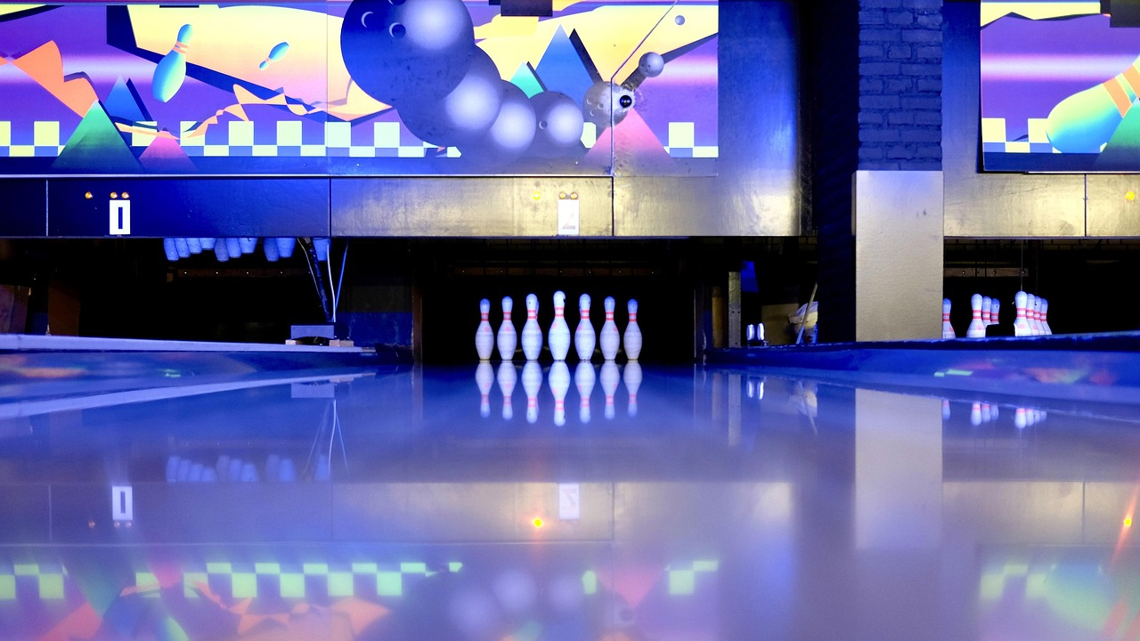 Nachts im Bowlingcenter